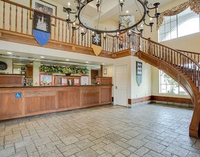 Castle Inn and Suites