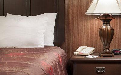 Castle Inn and Suites