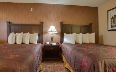 Castle Inn and Suites