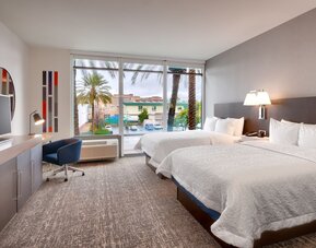Hampton Inn  & Suites Anaheim Resort Convention Center