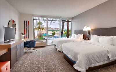 Hampton Inn  & Suites Anaheim Resort Convention Center