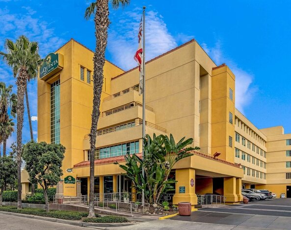 La Quinta Inn & Suites by Wyndham Anaheim