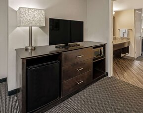 La Quinta Inn & Suites by Wyndham Anaheim