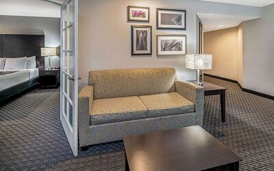La Quinta Inn & Suites by Wyndham Anaheim