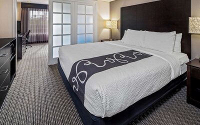 La Quinta Inn & Suites by Wyndham Anaheim
