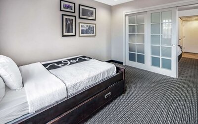 La Quinta Inn & Suites by Wyndham Anaheim
