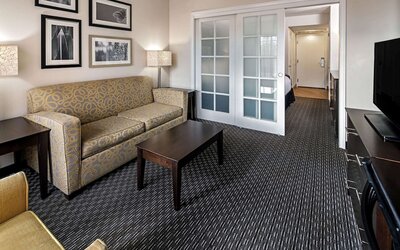 La Quinta Inn & Suites by Wyndham Anaheim
