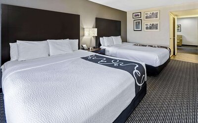 La Quinta Inn & Suites by Wyndham Anaheim
