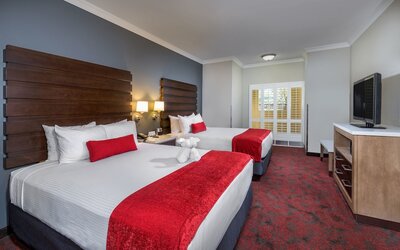 Desert Palms Hotel & Suites