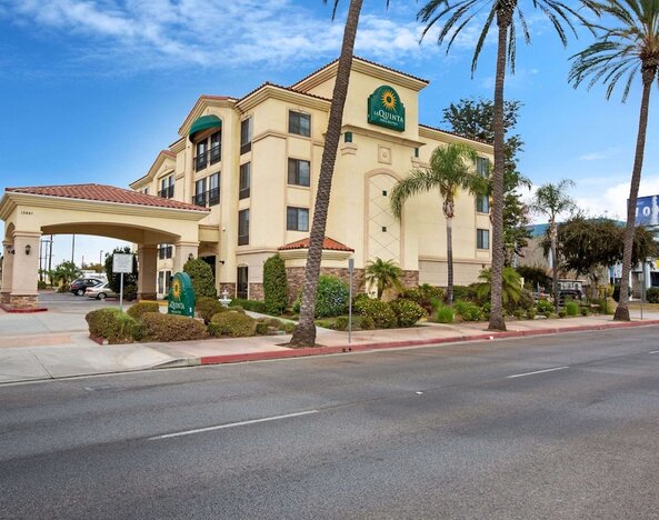 La Quinta Inn & Suites by Wyndham NE Long Beach/Cypress