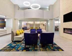 La Quinta Inn & Suites by Wyndham NE Long Beach/Cypress