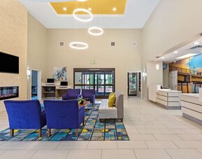 La Quinta Inn & Suites by Wyndham NE Long Beach/Cypress