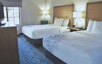 La Quinta Inn & Suites by Wyndham NE Long Beach/Cypress