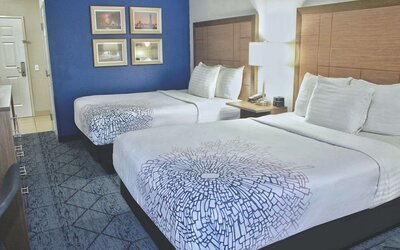 La Quinta Inn & Suites by Wyndham NE Long Beach/Cypress