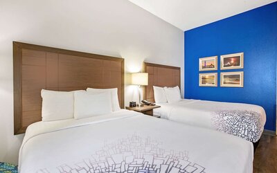La Quinta Inn & Suites by Wyndham NE Long Beach/Cypress