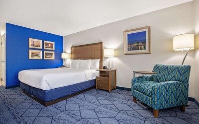 La Quinta Inn & Suites by Wyndham NE Long Beach/Cypress