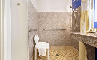 La Quinta Inn & Suites by Wyndham NE Long Beach/Cypress