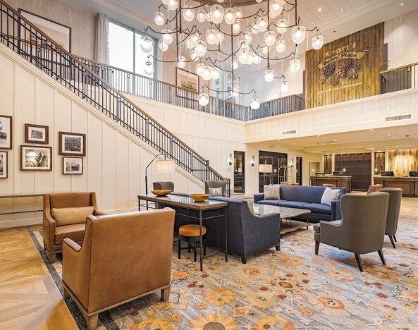 Knott's Hotel