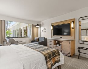 Knott's Hotel