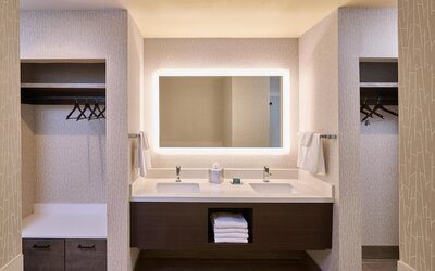 DoubleTree by Hilton Buena Park