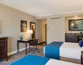 Ayres Suites Diamond Bar