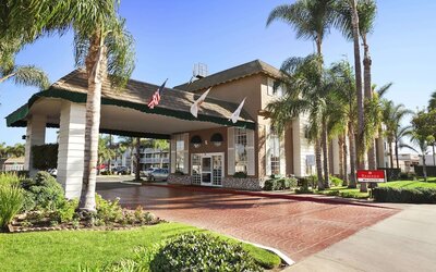 Ramada by Wyndham Costa Mesa/Newport Beach