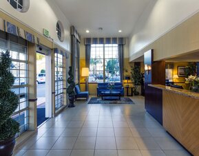 Ramada by Wyndham Costa Mesa/Newport Beach