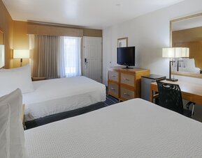 Ramada by Wyndham Costa Mesa/Newport Beach
