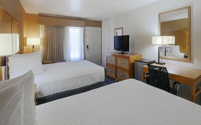 Ramada by Wyndham Costa Mesa/Newport Beach
