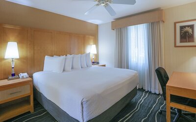 Ramada by Wyndham Costa Mesa/Newport Beach