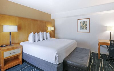 Ramada by Wyndham Costa Mesa/Newport Beach