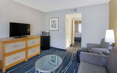 Ramada by Wyndham Costa Mesa/Newport Beach