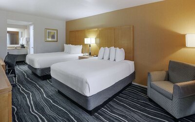 Ramada by Wyndham Costa Mesa/Newport Beach