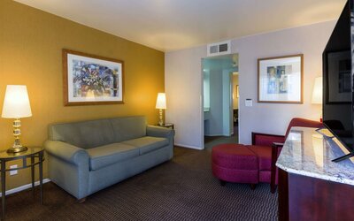 Ramada by Wyndham Costa Mesa/Newport Beach