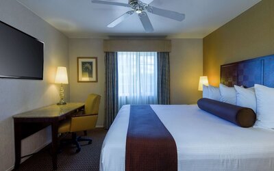 Ramada by Wyndham Costa Mesa/Newport Beach