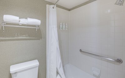 Ramada by Wyndham Costa Mesa/Newport Beach