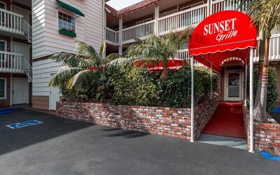 Ramada by Wyndham Costa Mesa/Newport Beach