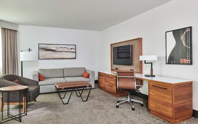 DoubleTree by Hilton Fullerton