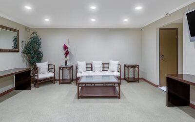 Best Western Plus Newport Mesa Inn