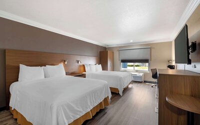 Best Western Plus Newport Mesa Inn
