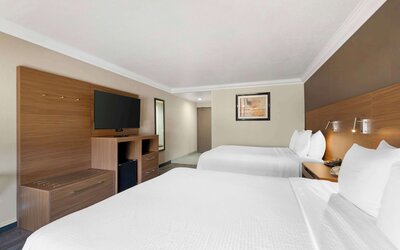 Best Western Plus Newport Mesa Inn