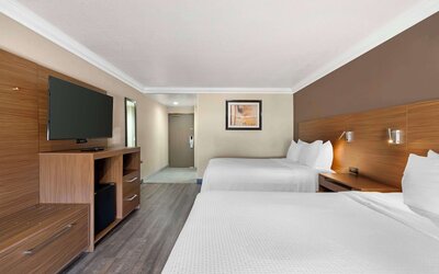 Best Western Plus Newport Mesa Inn