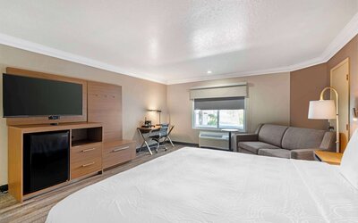 Best Western Plus Newport Mesa Inn