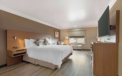 Best Western Plus Newport Mesa Inn