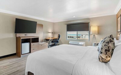 Best Western Plus Newport Mesa Inn