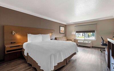 Best Western Plus Newport Mesa Inn