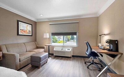 Best Western Plus Newport Mesa Inn