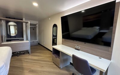 Costa Mesa Inn