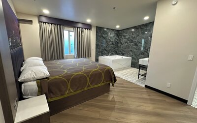 Costa Mesa Inn