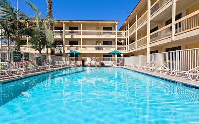 La Quinta Inn by Wyndham Costa Mesa / Newport Beach